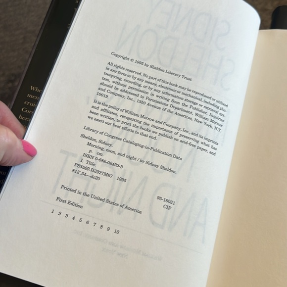 Books - Picture 4 of 4